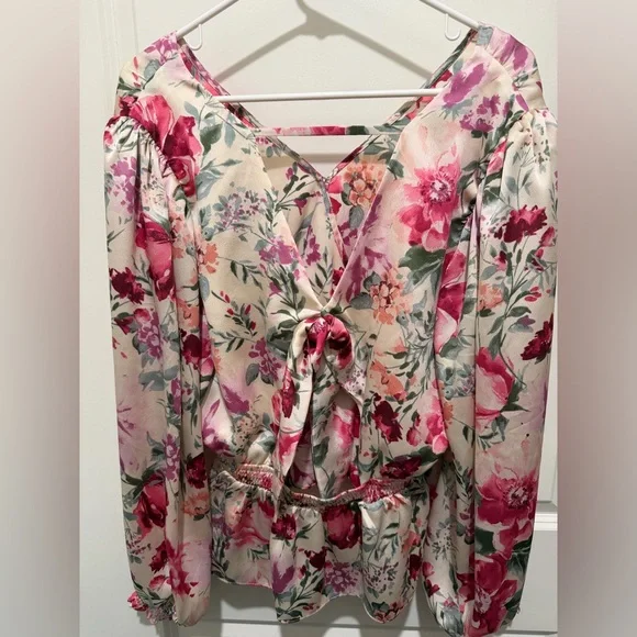 Express women’s floral blouse - Picture 5 of 7